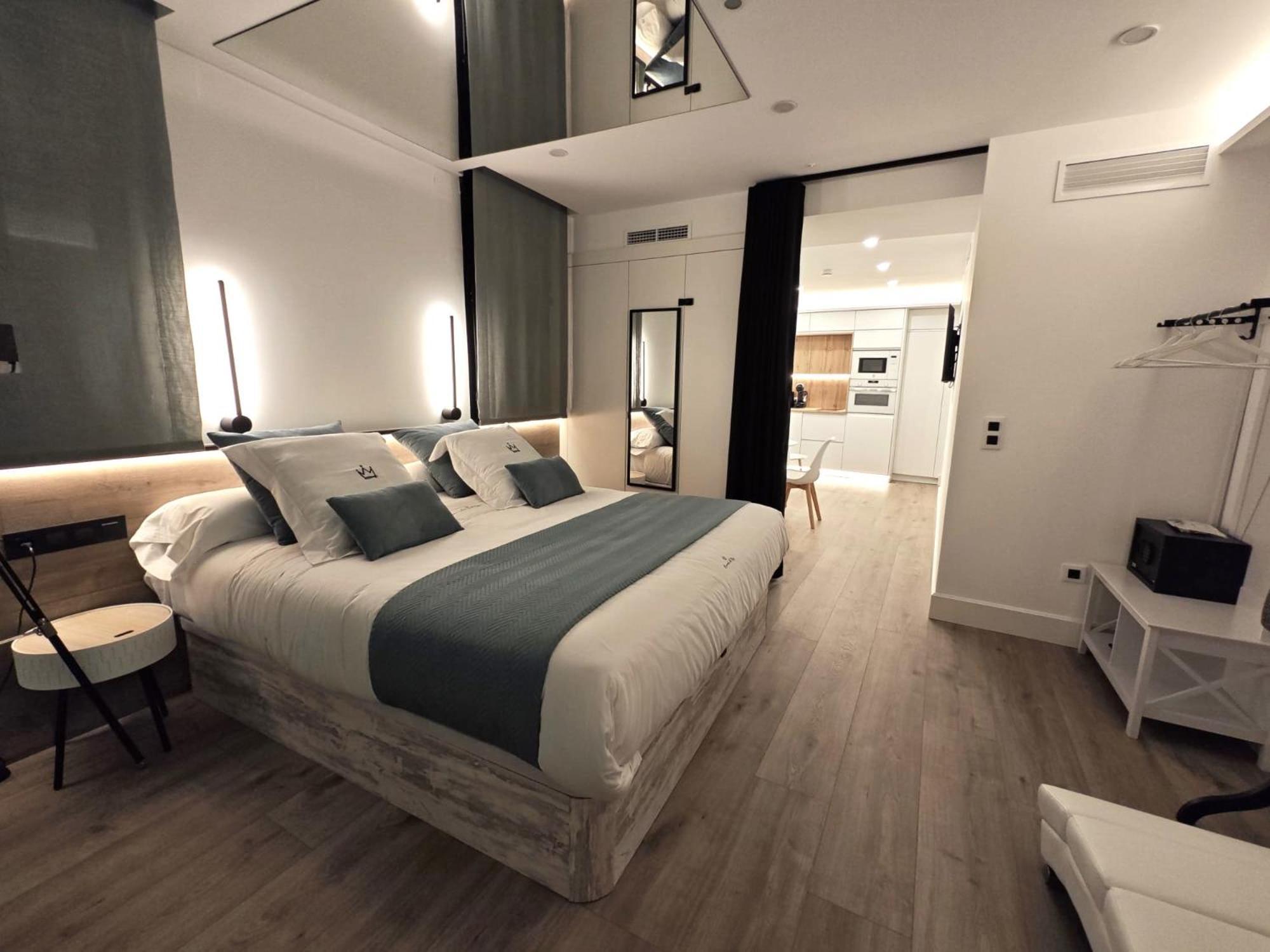 La Parada Del Rey - Luxury Suites Plasencia Eksteriør billede